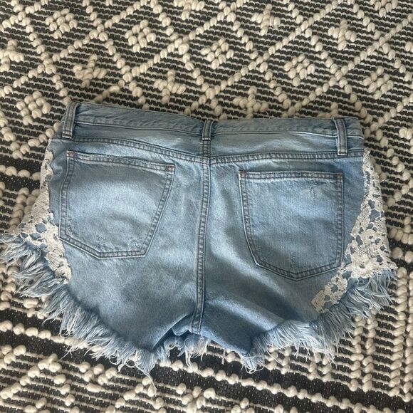 Free People We The Free Good Vibes Jean Mini Shorts with White Lace Size 31 - Picture 5 of 7